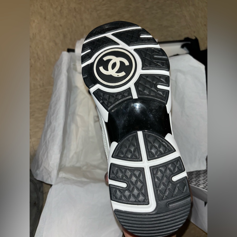 Chanel Wmns CC Logo Sneaker 'White Black'